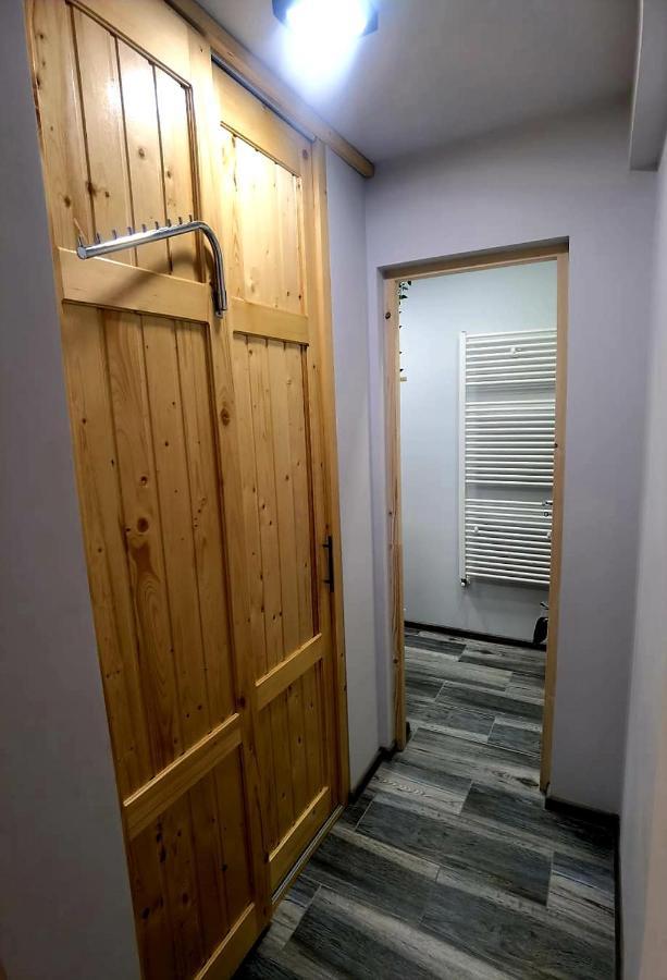 Ferienwohnung Night Lotus Hunedoara Exterior foto